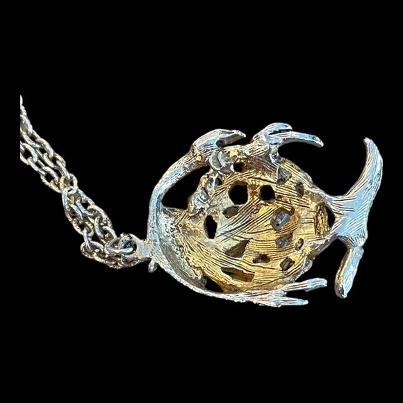 Super unique vintage gold tone and conic quartz fish necklace - Picture 2 of 6